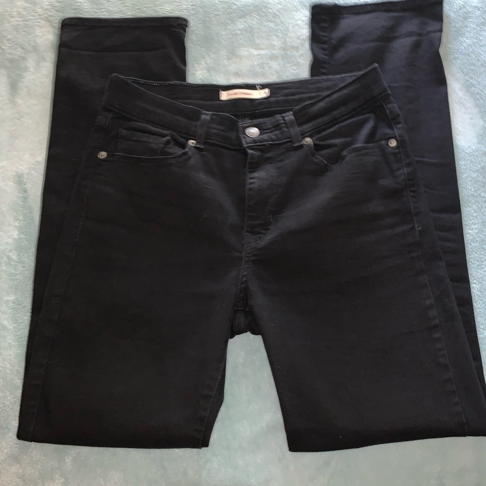 Black size 4 women’s straight Levi’s pants